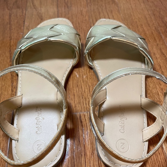 Cat & Jack Girls Ankle Strap Sandals, Gold Size 2 - Picture 2 of 5